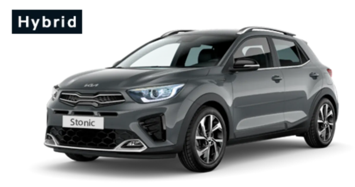 Kia Stonic cinza, vista frontal lateral, fotografia de catálogo automotivo